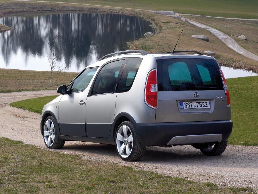  Skoda Roomster Scout 2007 года  (фото 14 из 40)